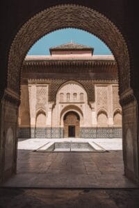 Medersa Ben Youssef during daytime.Marokko weer december